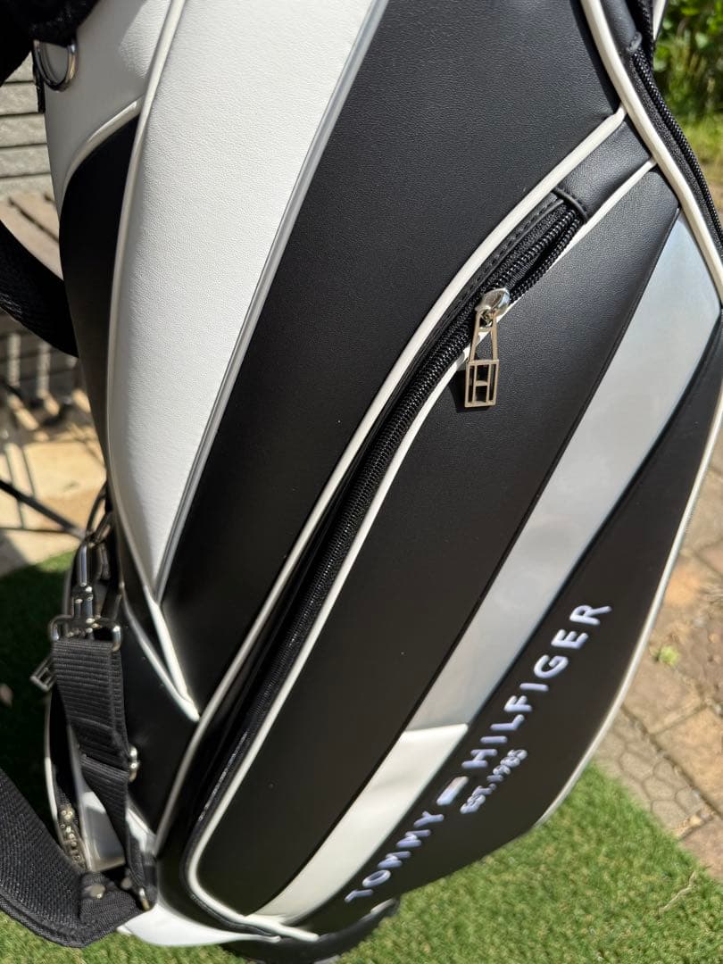中古 美品 24年モデル トミーヒルフィガー キャディバッグ