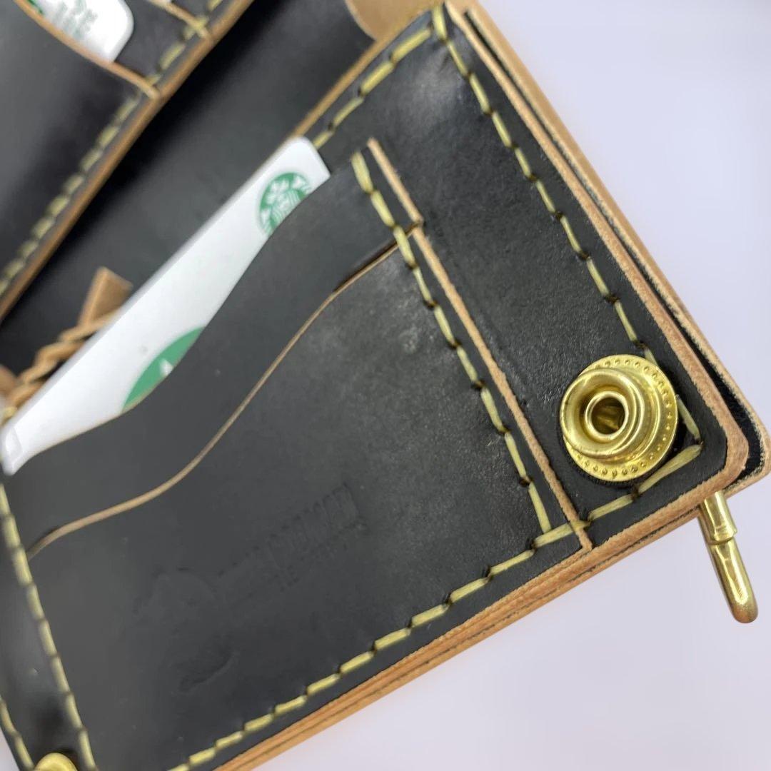 週末限定セール 折らずお札収納 茶芯 丘染めブラックの無骨トラッカーウォレット