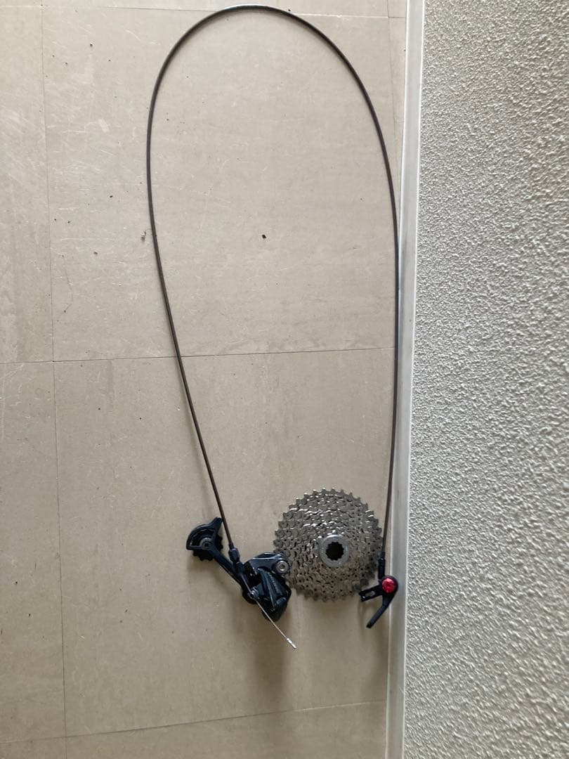 9s Deoreリアディレイラー、microshiftサムシフター、スプロケット