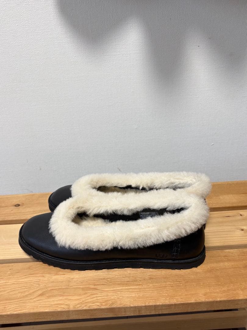 靴 UGG Zora Leather Ballet Flat 25.5