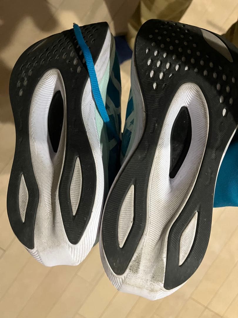 ASICS アシックス　マジックスピード4