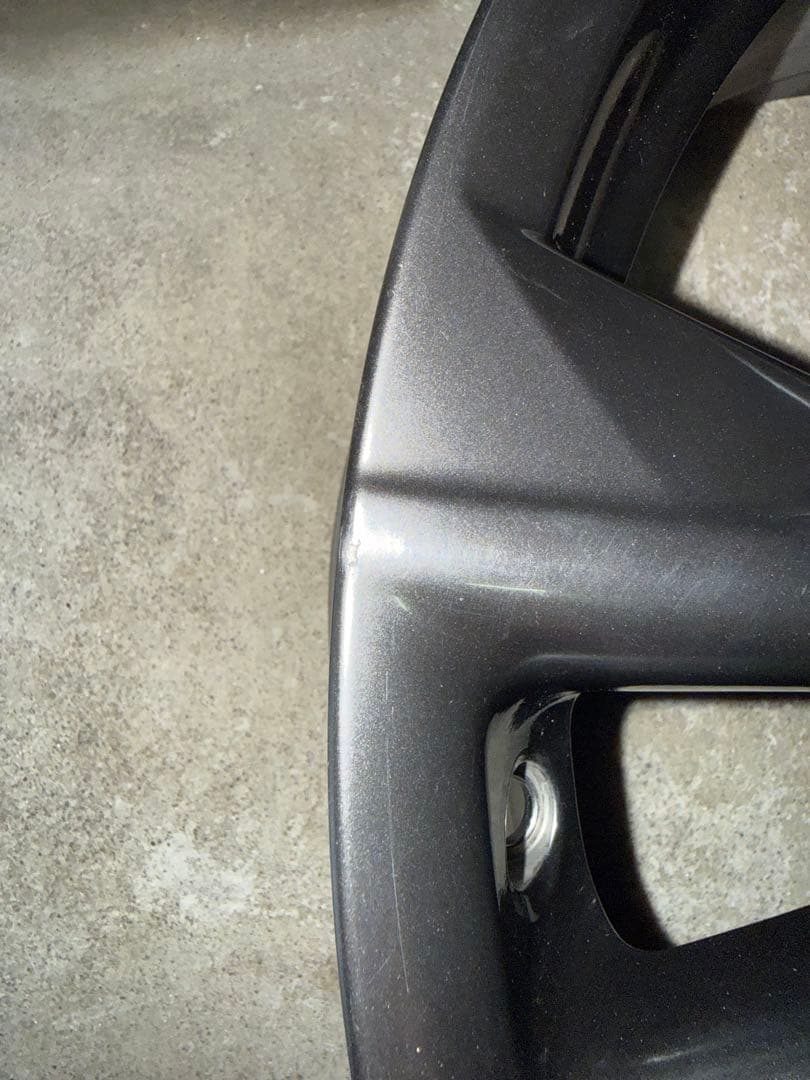 19インチ 多スポークデザインホイール