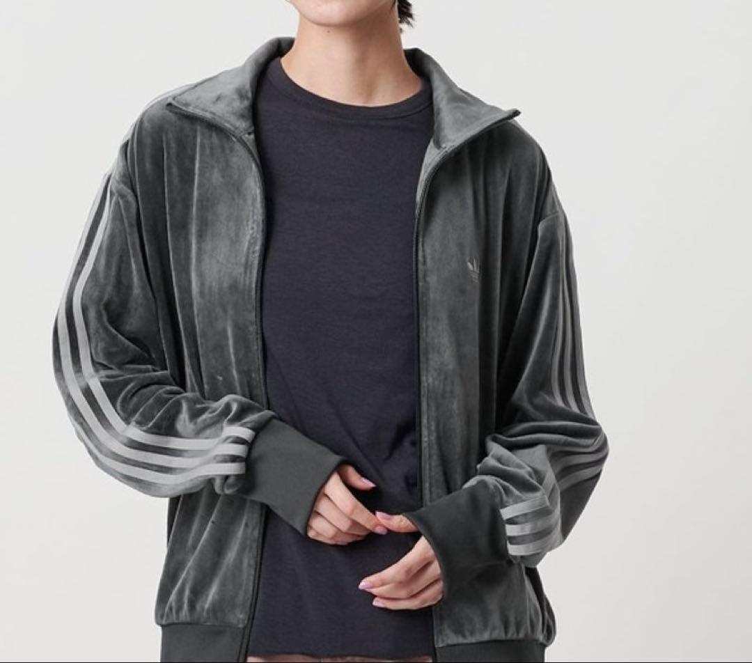 新品XS】当日発送アディダス　ファイヤーバード ベロアトラックトップ グレー