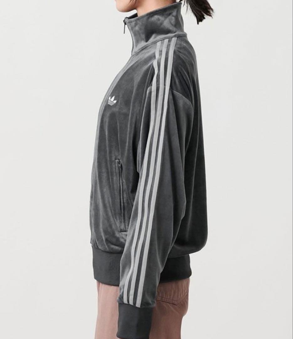 新品XS】当日発送アディダス　ファイヤーバード ベロアトラックトップ グレー