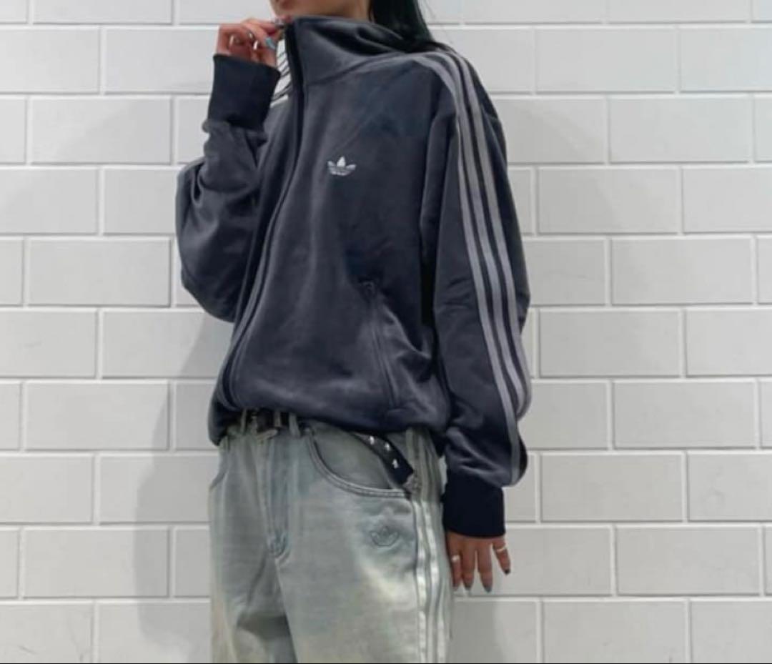 新品XS】当日発送アディダス　ファイヤーバード ベロアトラックトップ グレー