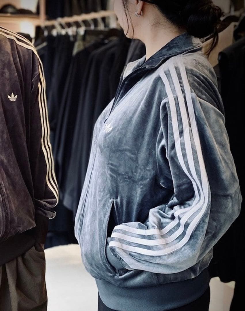 新品XS】当日発送アディダス　ファイヤーバード ベロアトラックトップ グレー