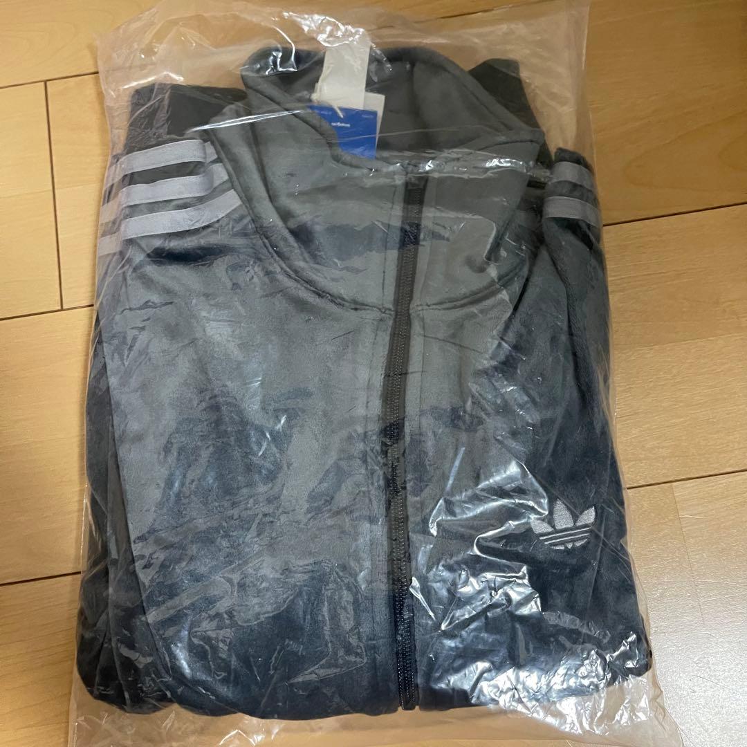 新品XS】当日発送アディダス　ファイヤーバード ベロアトラックトップ グレー