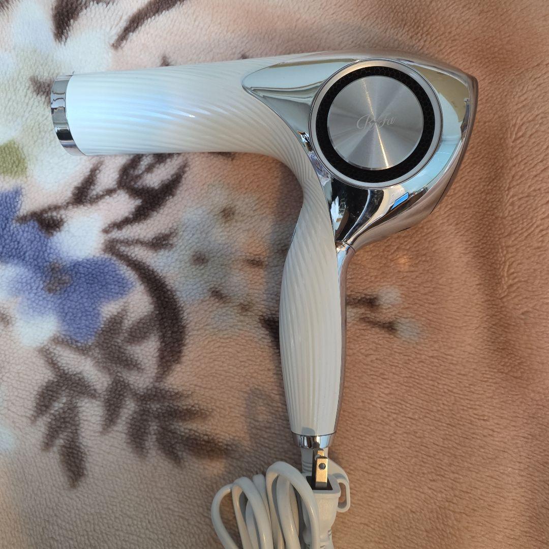 新品同様2022年製　ReFa BEAUTECH ドライヤー