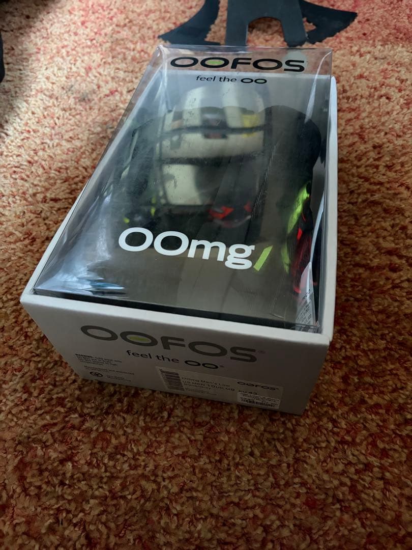 新品OOFOS OOmg ブラック/グリーン スポーツシューズ