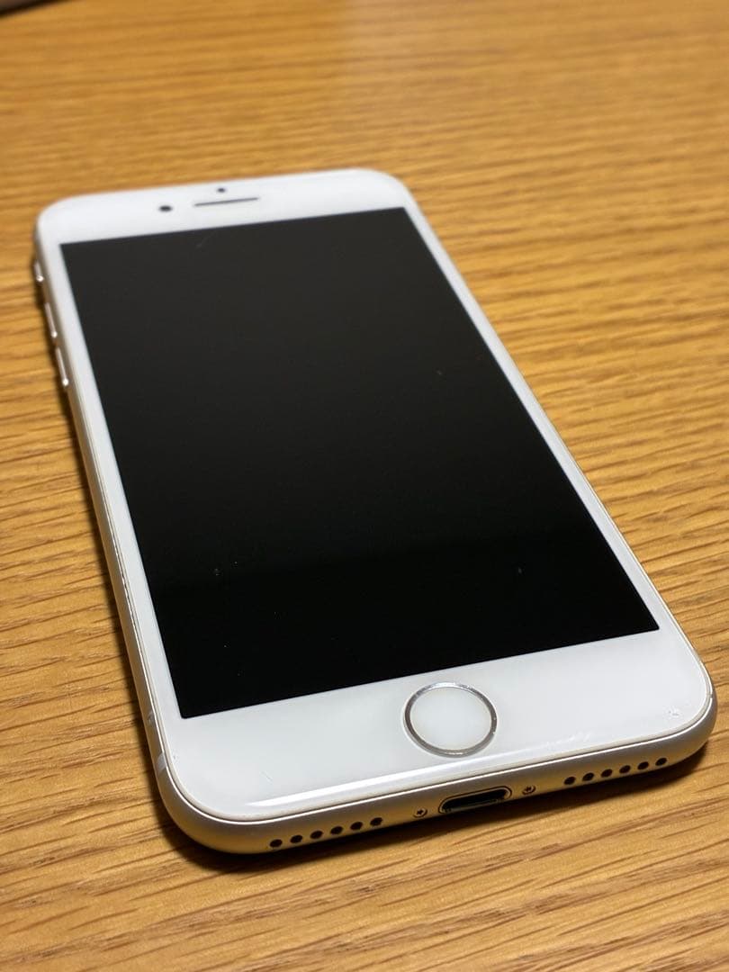 iPhone 8 箱付き　ヒビ有り　けど美品