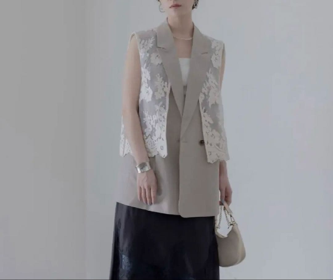 エイミーロウ　レースレイヤード ダブルボタンジレ　Eimee Law