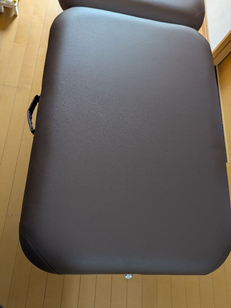 折りたたみ式マッサージベッドブラウン 持ち運びバッグあり