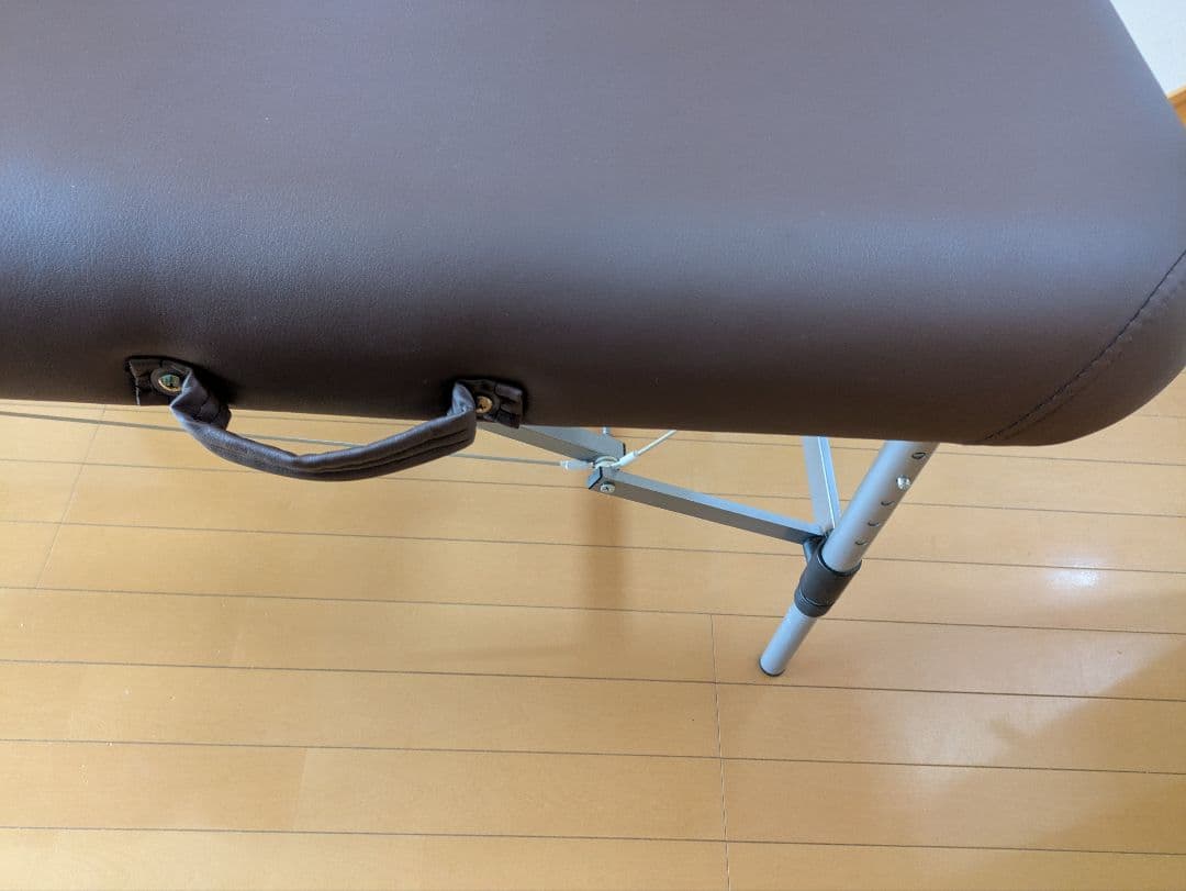 折りたたみ式マッサージベッドブラウン 持ち運びバッグあり