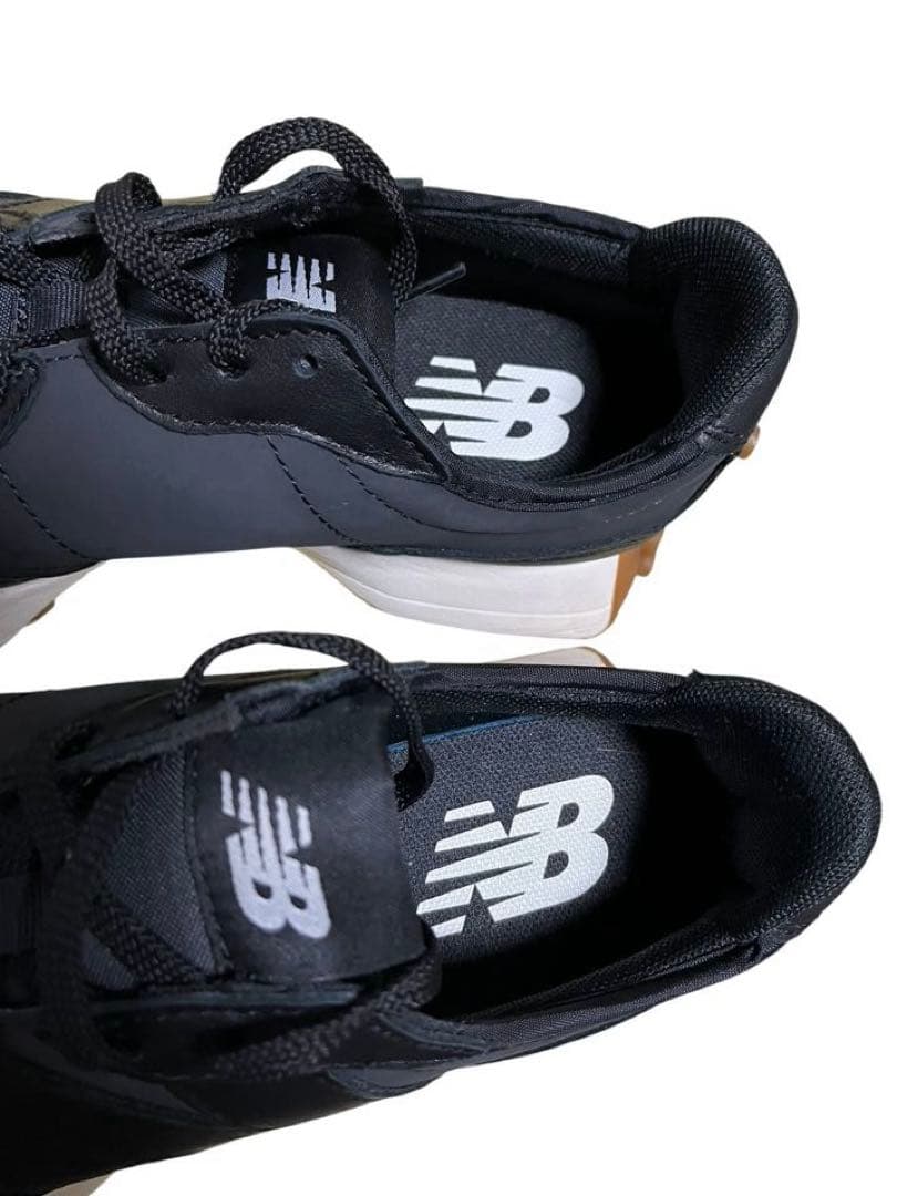 ニューバランス 327 WS327LB ブラック　24.0