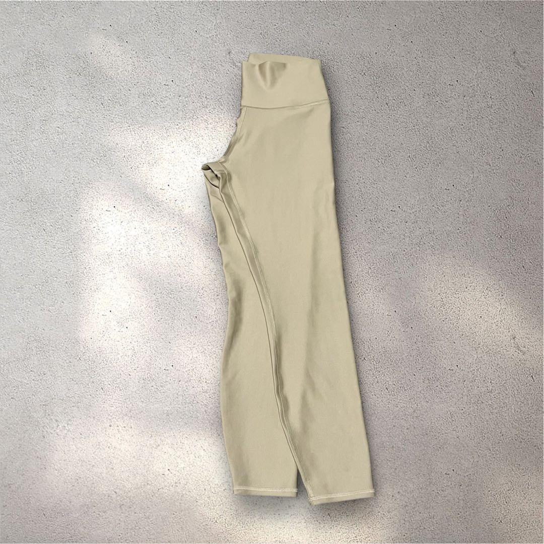 Ｍ未使用級alo yoga アロヨガ ハイウエストAirlift Legging