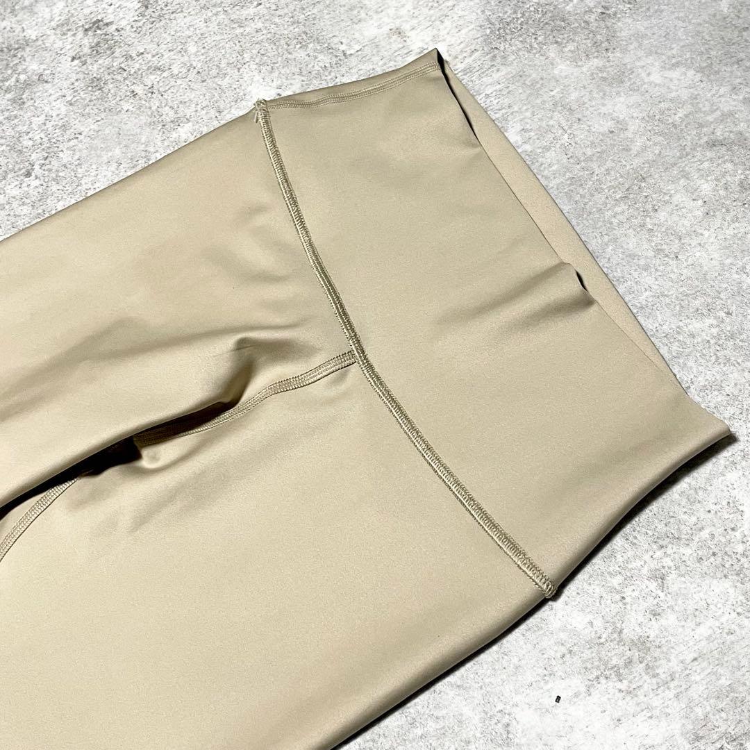 Ｍ未使用級alo yoga アロヨガ ハイウエストAirlift Legging