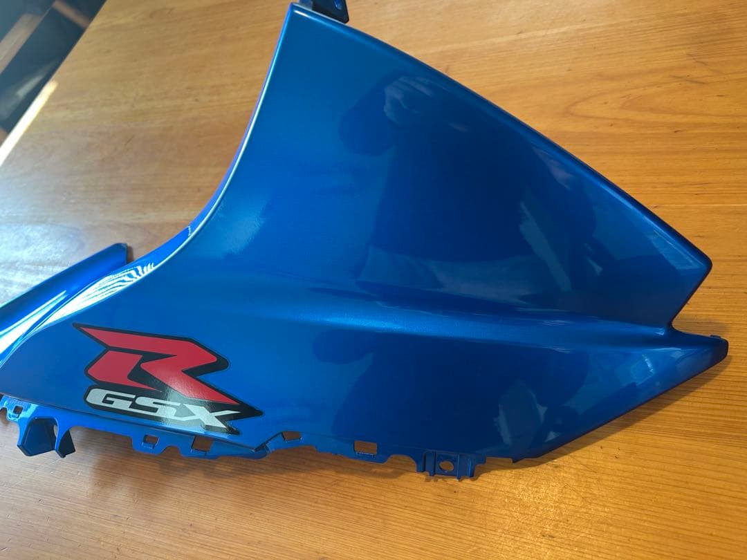 スズキgsxr1000r 2022年式　ブルー　フロントカウル　3点セット