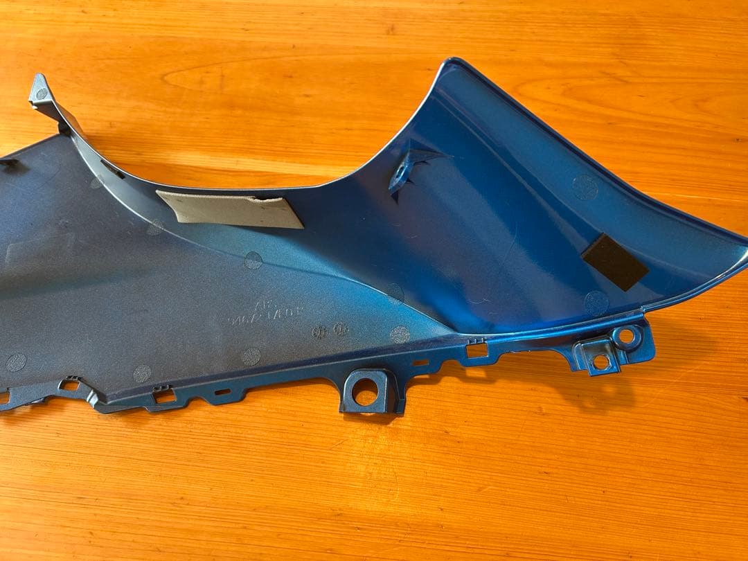 スズキgsxr1000r 2022年式　ブルー　フロントカウル　3点セット