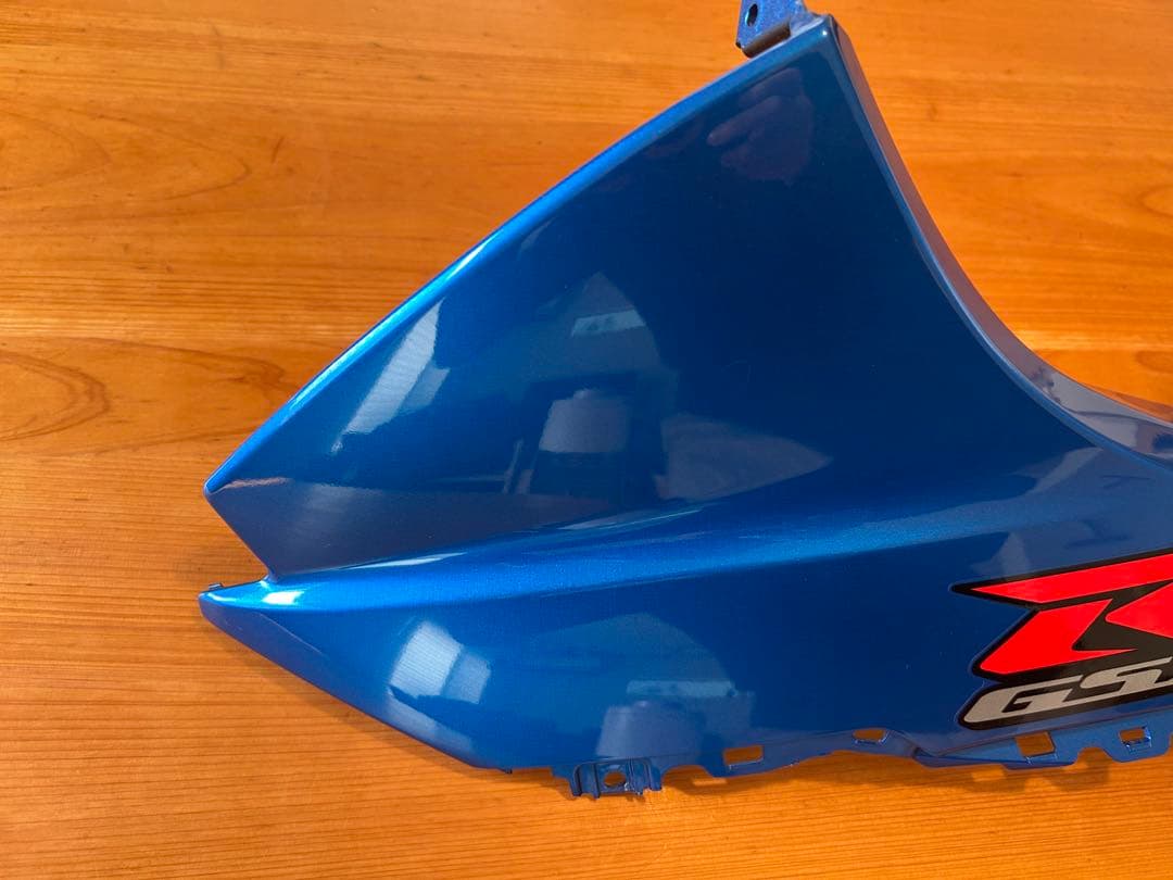 スズキgsxr1000r 2022年式　ブルー　フロントカウル　3点セット