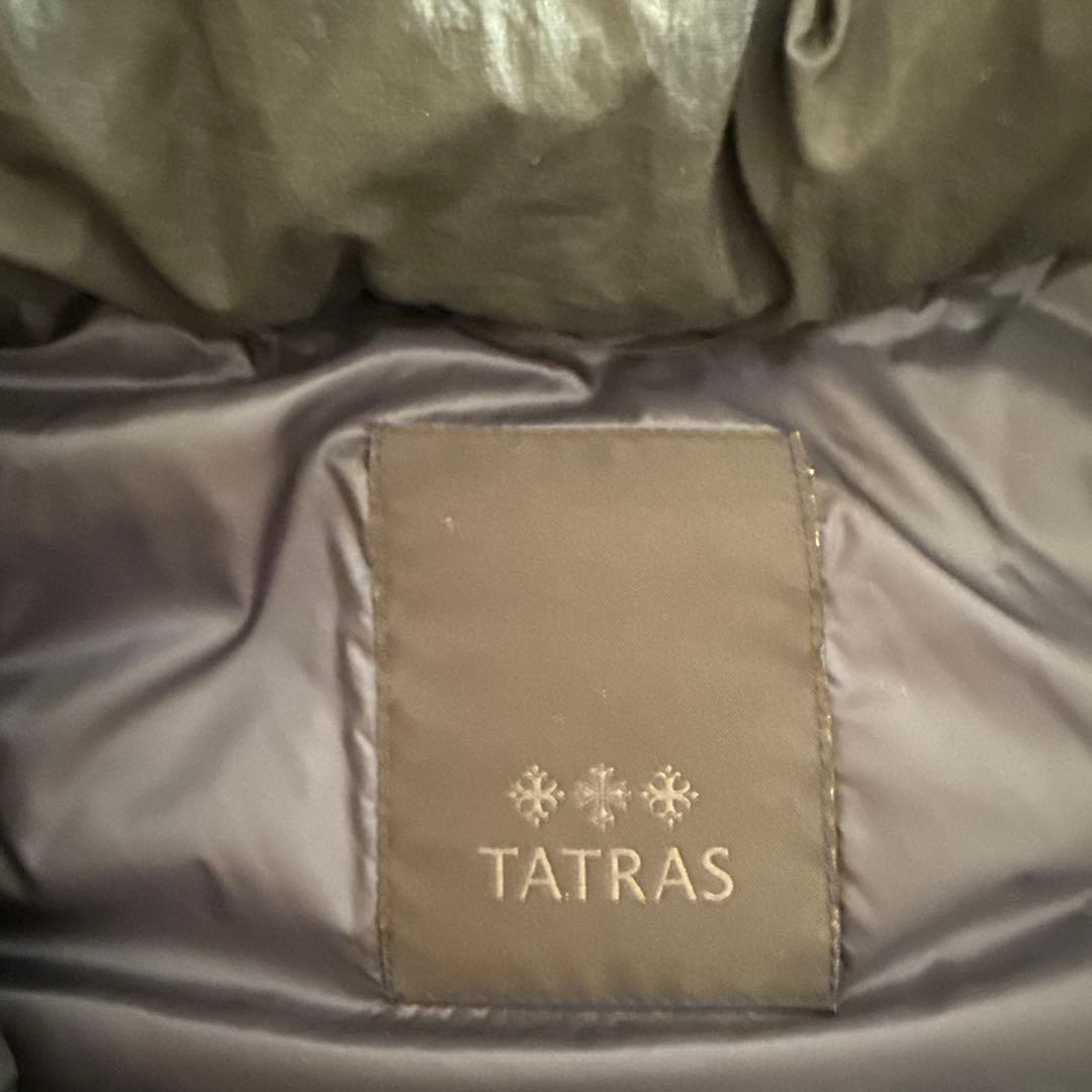 ゆき　TATRAS ネイビー ダウンベスト ファーフード付き　01