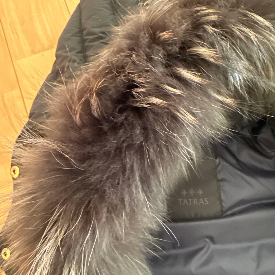 ゆき　TATRAS ネイビー ダウンベスト ファーフード付き　01