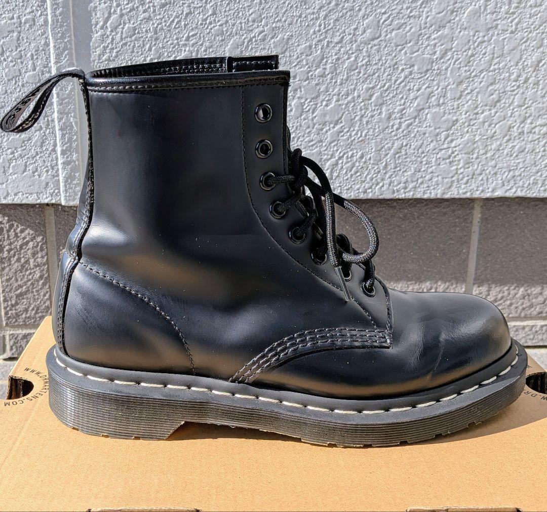 ドクターマーチン 1460 ホワイトステ ッチ 8ホール UK7