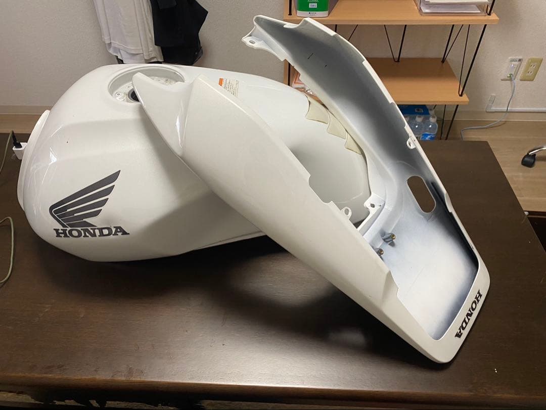 タ*シ様 HONDA ホワイトタンク バイクパーツ　CB400