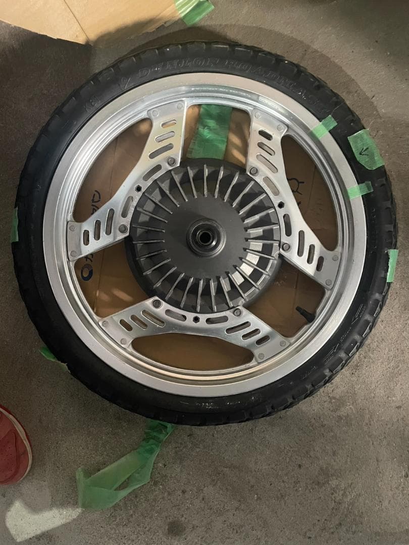 ヤ*ル様 CBX400F フロントホイール