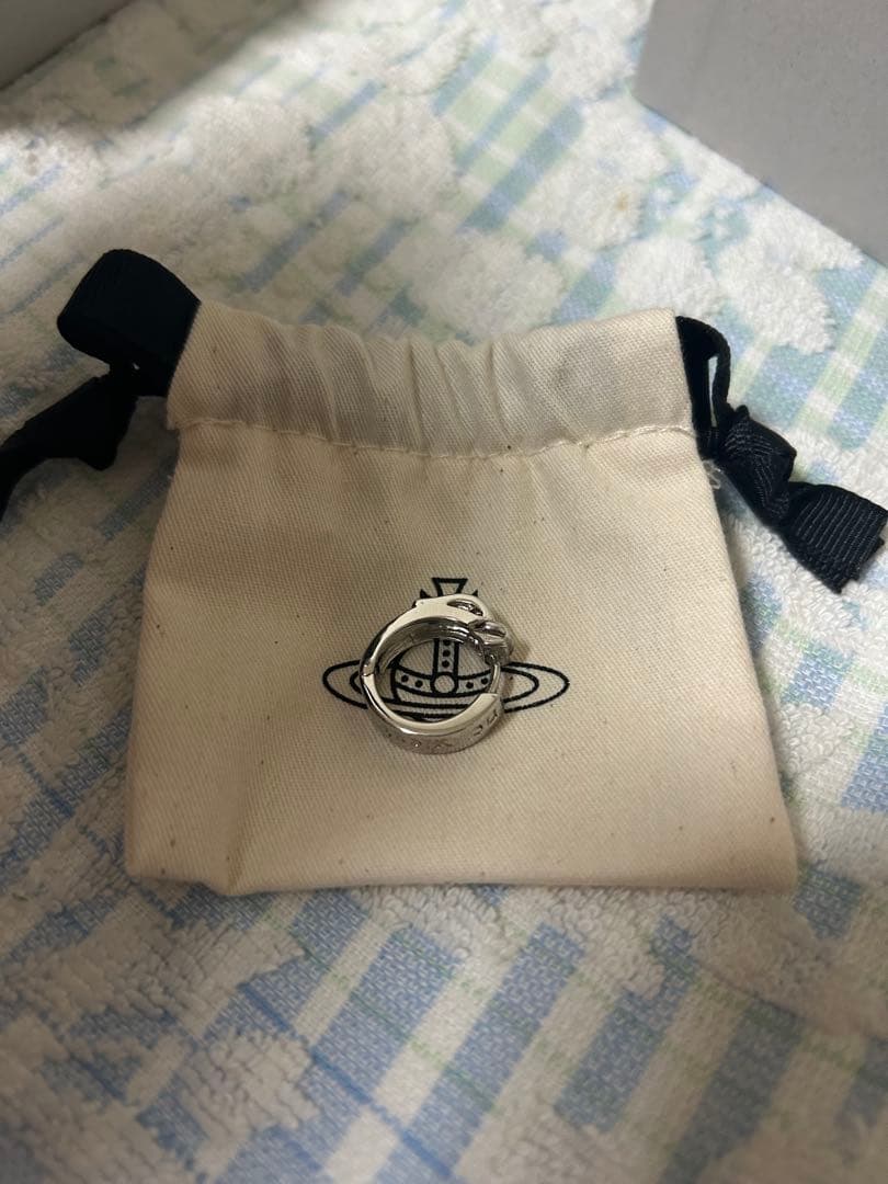 Vivienne Westwood シルバーシングル　フープピアス