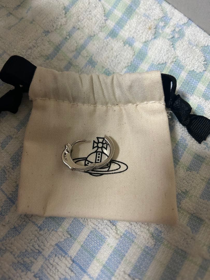 Vivienne Westwood シルバーシングル　フープピアス