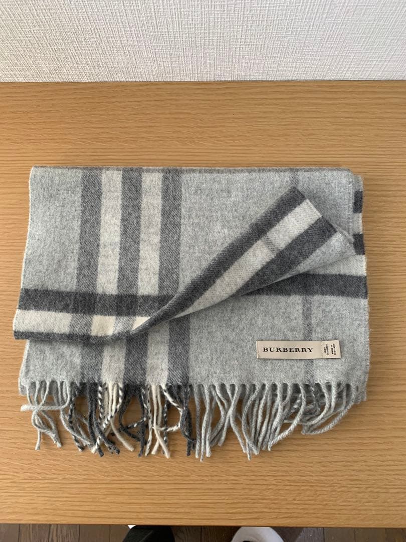 【美品】バーバリー　カシミヤマフラー