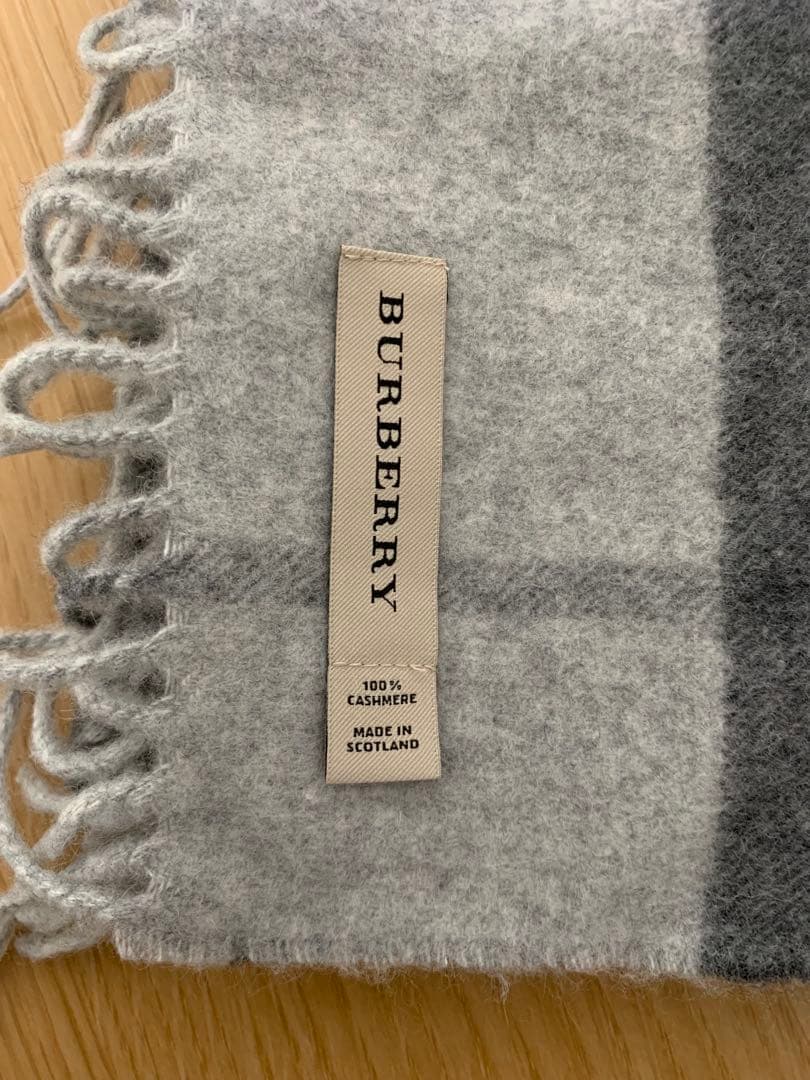 【美品】バーバリー　カシミヤマフラー