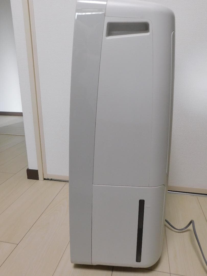 SHARP除湿機　 CV-J120W　2019年製