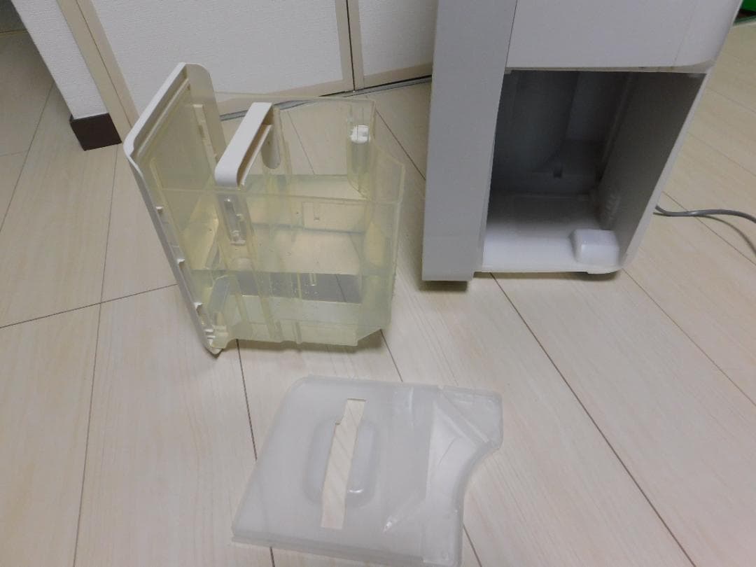 SHARP除湿機　 CV-J120W　2019年製