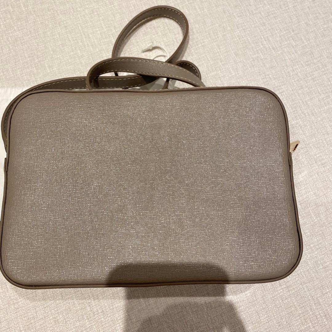 新品　フルラ　ショルダーバッグ　グレージュ