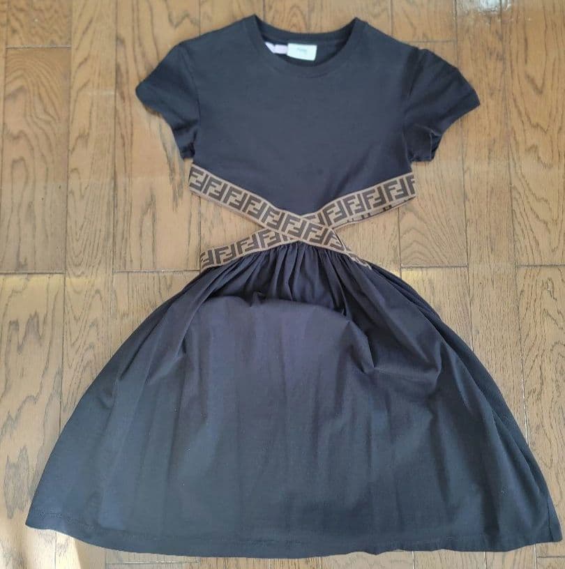 Fendi フェンディ FFロゴ カットアウトワンピース