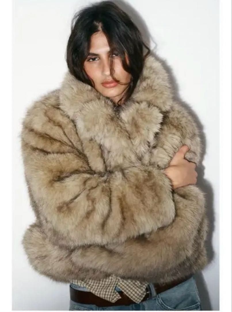 新品　ZARA ショートフェイクファーコート　M