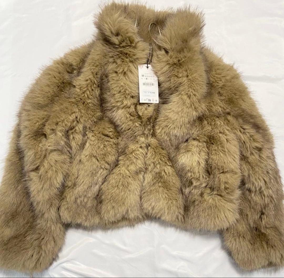 新品　ZARA ショートフェイクファーコート　M