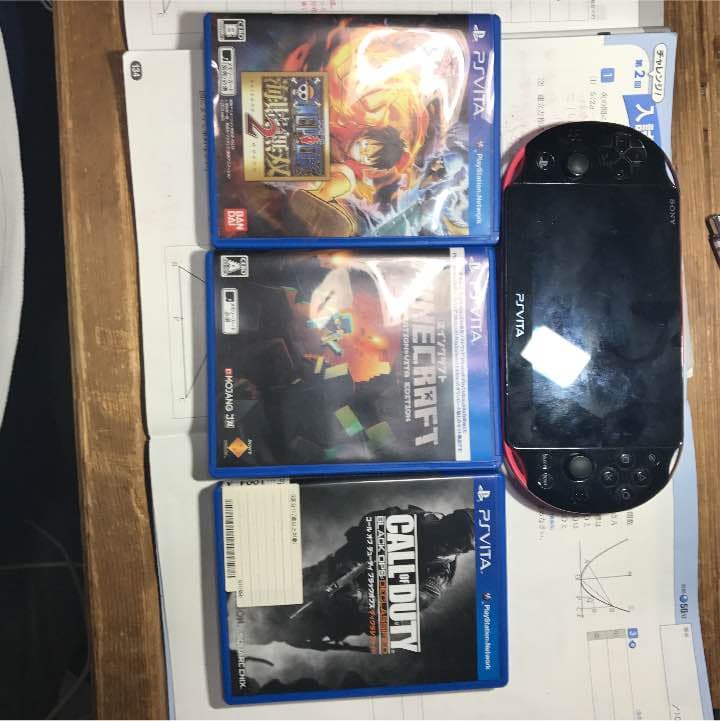 PlayStation Vita(新型 限定カラー 赤黒) カセット