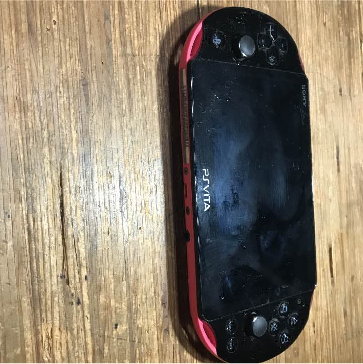 PlayStation Vita(新型 限定カラー 赤黒) カセット