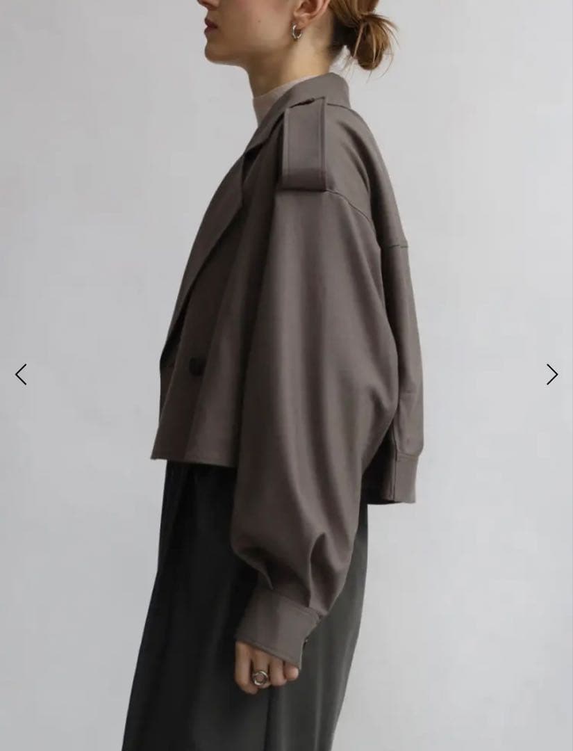 新品タグ付き　ヤマダヤ　Aga ショートトレンチコート クロップド