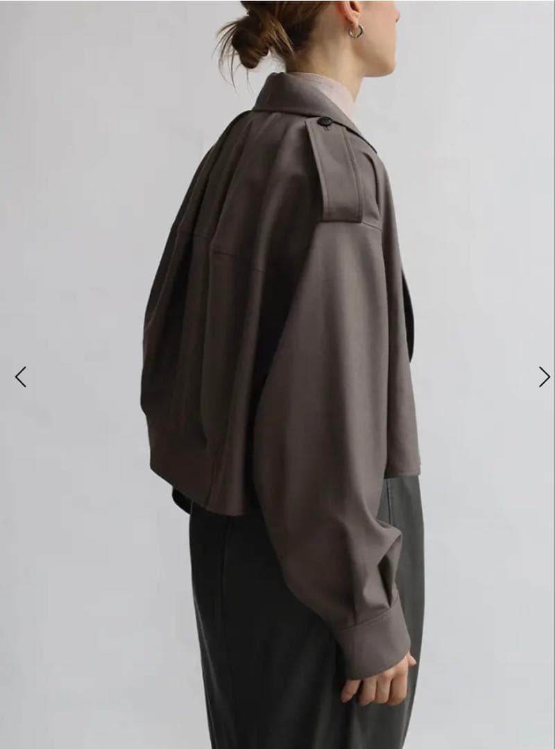 新品タグ付き　ヤマダヤ　Aga ショートトレンチコート クロップド