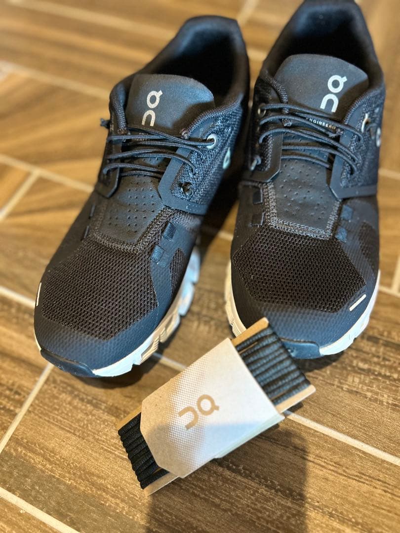 On ランニングシューズ ブラック24センチ