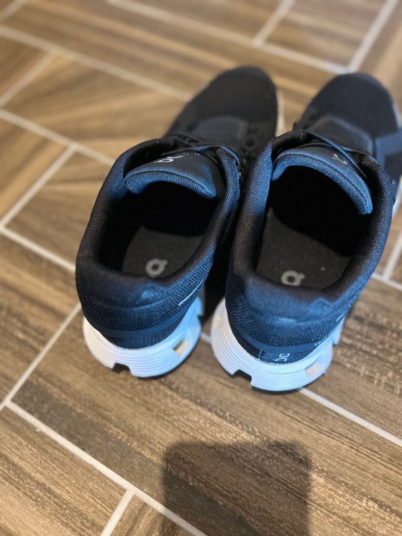 On ランニングシューズ ブラック24センチ