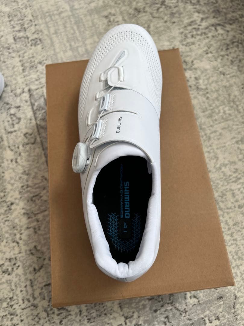 Ye　美品　SHIMANO RC5 ホワイト 41サイズ