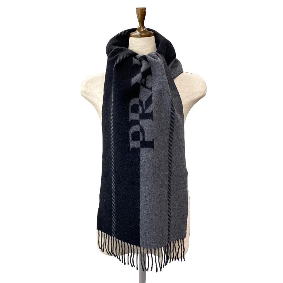 1回のみ短時間使用♡PRADAジャカードロゴ入りスモールウールスカーフマフラー