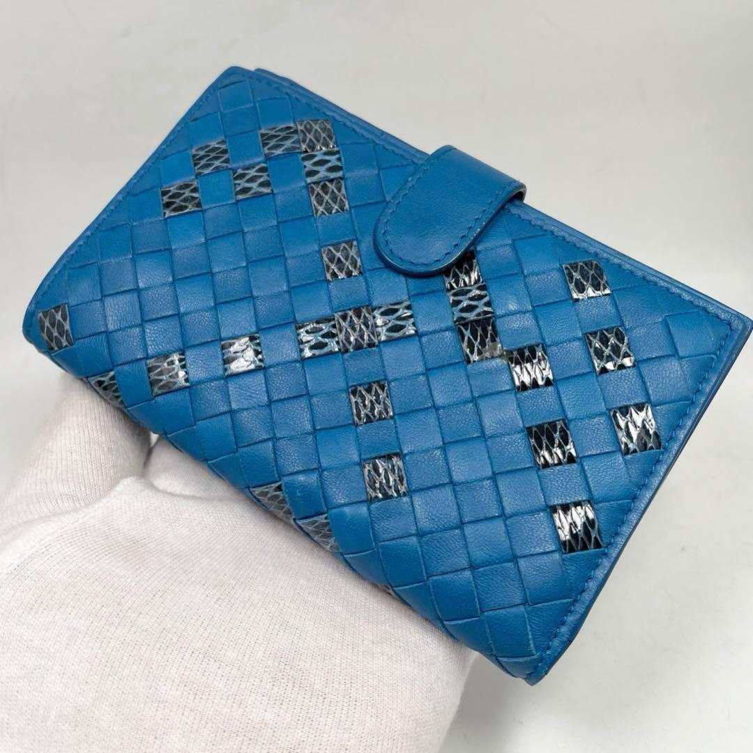 【未使用】ボッテガヴェネタ　折り財布　パイソンドッキング　ブルー　希少　ヘビ革