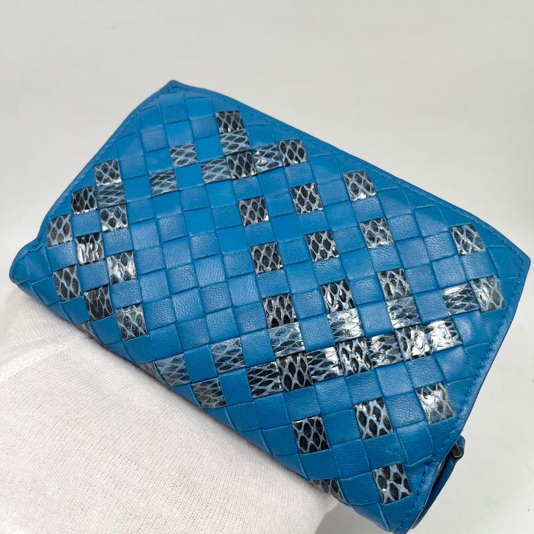 【未使用】ボッテガヴェネタ　折り財布　パイソンドッキング　ブルー　希少　ヘビ革