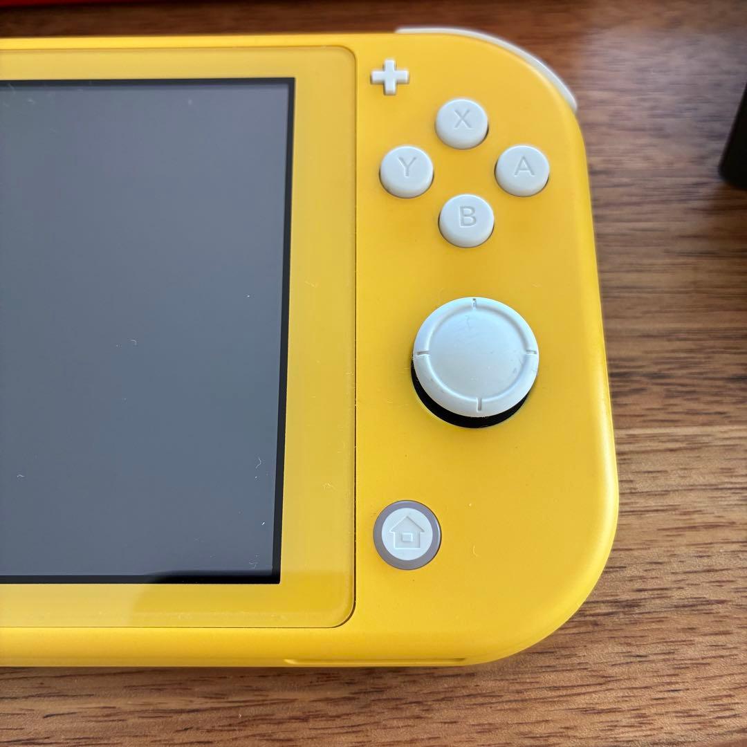 Nintendo Switch Lite イエロー 充電器、シリコンカバー付き