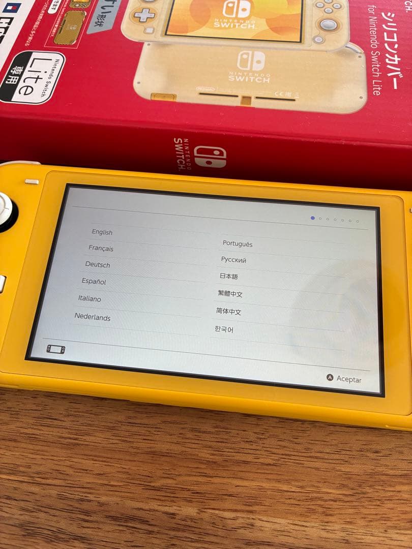 Nintendo Switch Lite イエロー 充電器、シリコンカバー付き